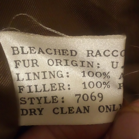 Beautiful Vintage Wilson Bleached Raccoon Fur Coat - Size Medium - Picture 10 of 14